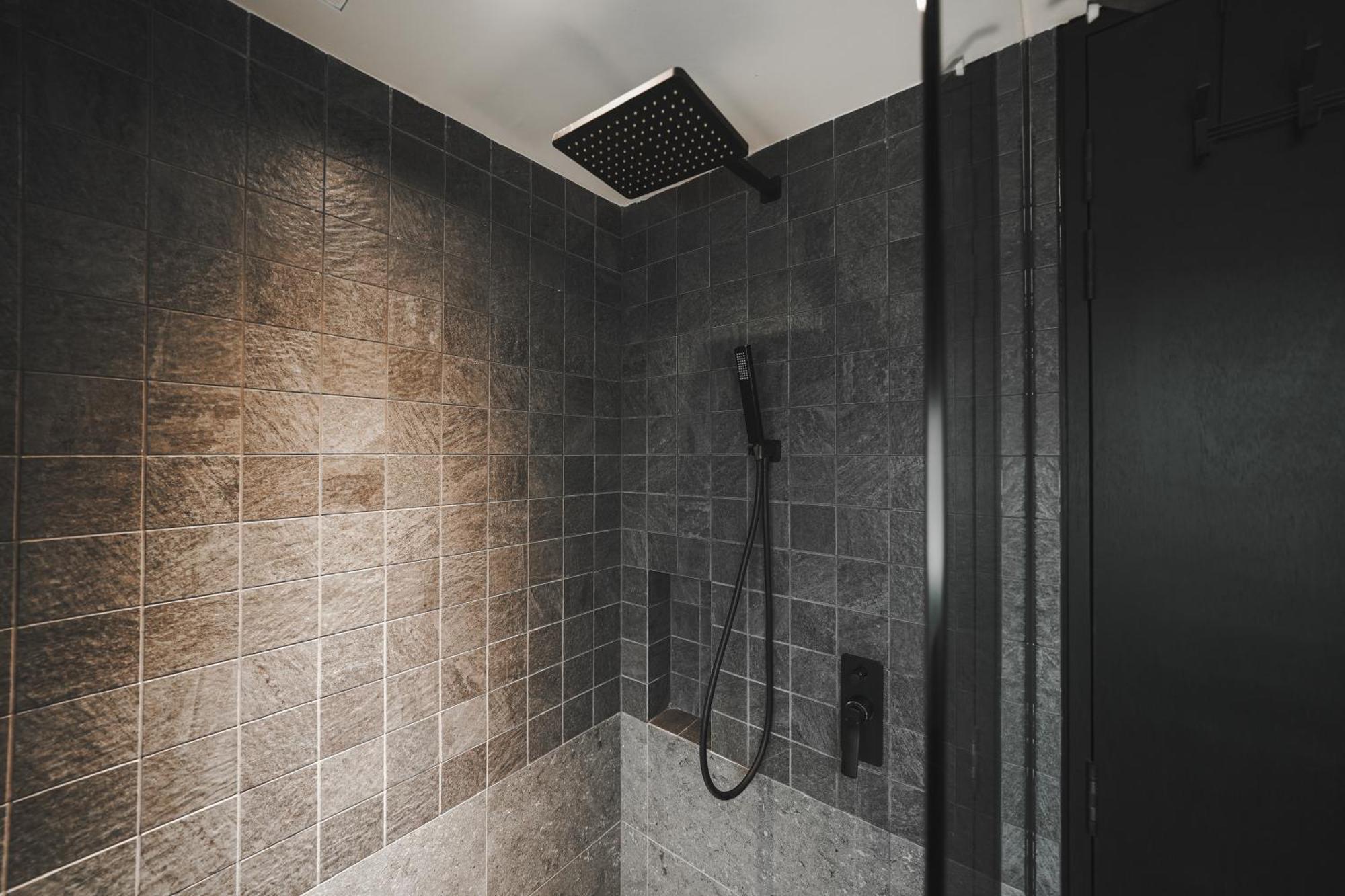 Apartment Base Residences Gemmil Lane Singapur